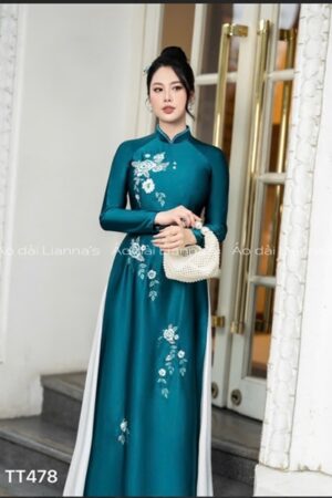 Áo dài xanh valentino theu va đính kết