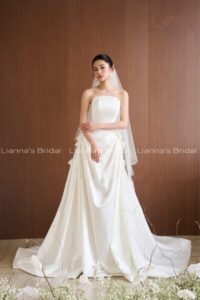 Áo cưới trắng cô dâu hiện đại