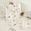 Set lụa đùi Sally gấu tím đen nền kem kiotviet 59e9c559a5709d8c4874ca6466a4b314