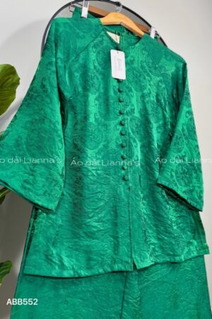 Áo bà ba tằm ánh xanh lá chữ thọ