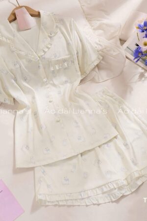 Set lụa đùi Sally mèo nơ xanh nền kem