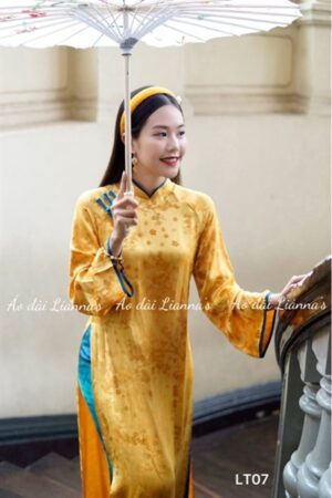 Áo dài lua tằm hoa đào vàng