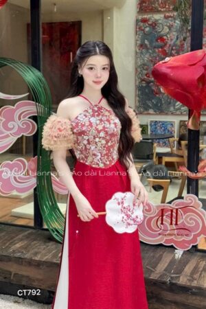 Áo dài kim sa đỏ hở vai