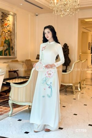 Áo dài hoa sen trắng
