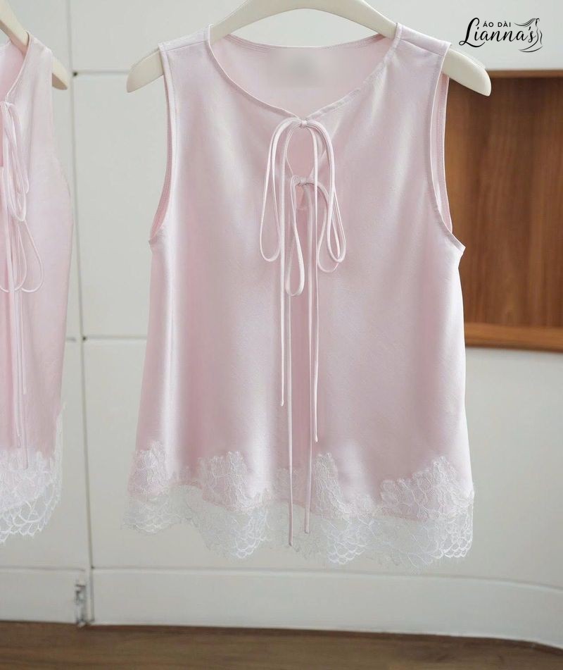 Đầm Satin Phối Ren - Thiết Kế Sang Trọng, Nữ Tính Đầm satin phối ren màu hồng phấn viền ren trắng