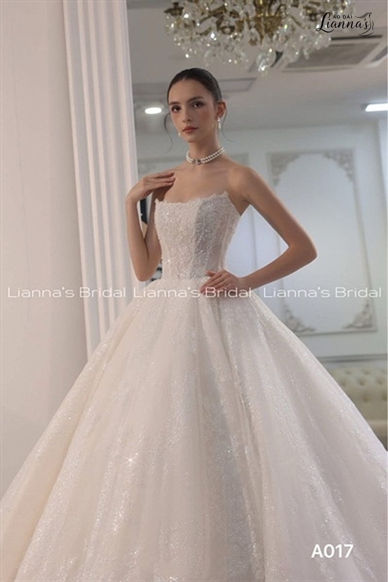 Váy cưới tuyn đính đá lấp lánh có sẵn tại Mỹ
